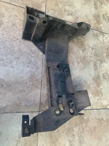 Suporte polaina para choque traseiro renault master original