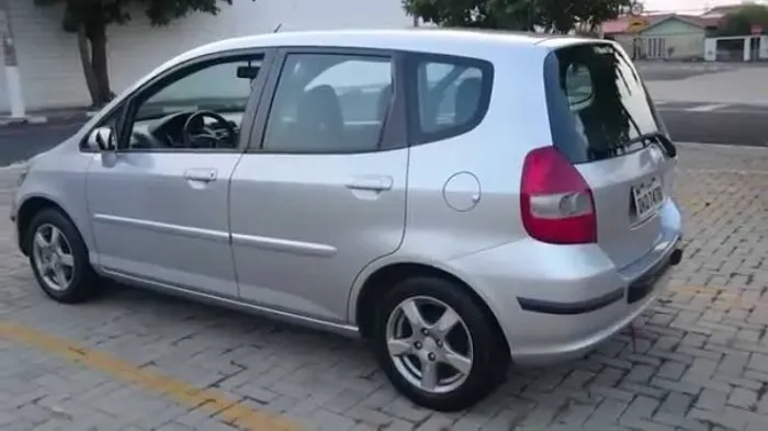 Honda Fit 2004 para retirada de peças .