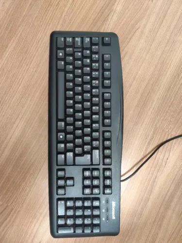 Teclado Microsoft USB modelo 200 c cabo USB 