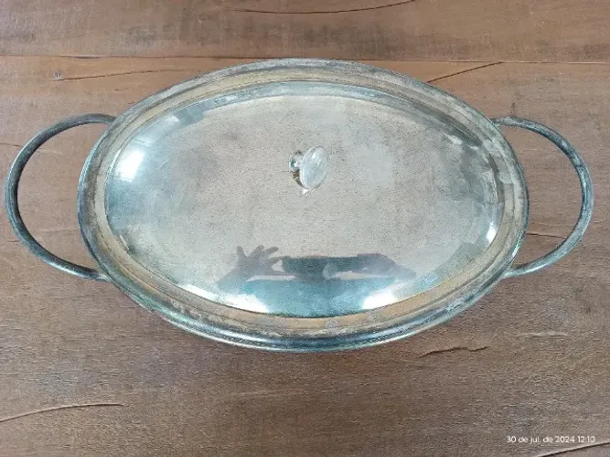 Suporte para travessa refratária em prata e com tampa em prata