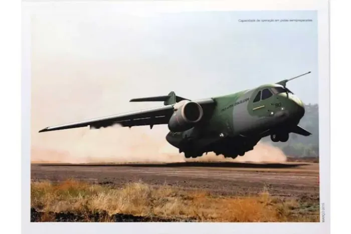 Catálogo / folder avião militar Embraer KC-390