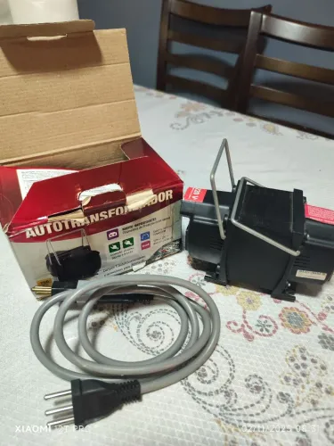 Auto transformador 750va bivolt 110/220 Forceline (pouco usado)