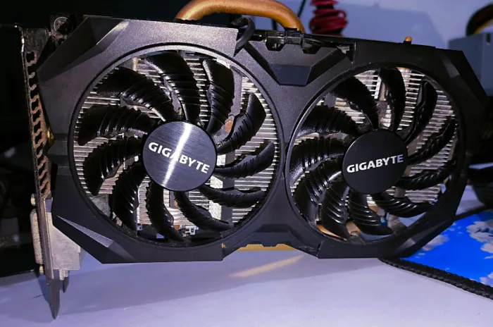 Placa de vídeo R7 370 Gigabyte OC dual fan