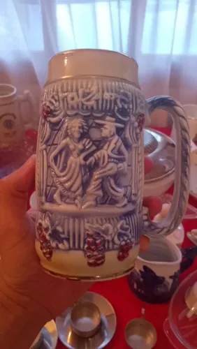 Caneca de porcelana Monte Sião muito linda e antiga 