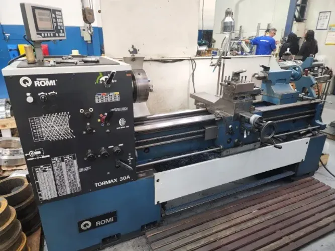 Torno mecânico ROMI TORMAX 30A