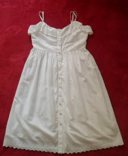 VESTIDO EM LAISE BRANCO TAMANHO M