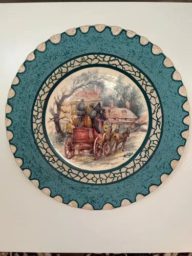 Prato Decorativo Antigo com Cena de Carruagem