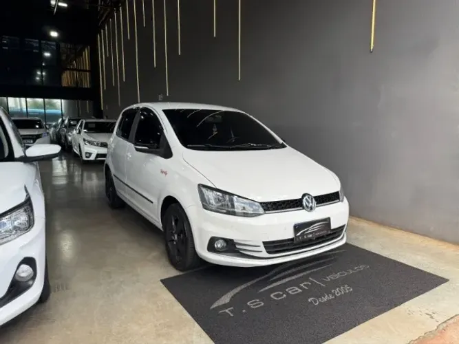 Volkswagen Fox Rock IN RIO 1.6 MI Total Flex 8V 5P 2016