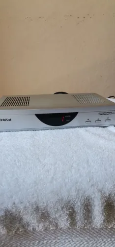 Receptor de Satélite OrbiSat S2200 Slim. 