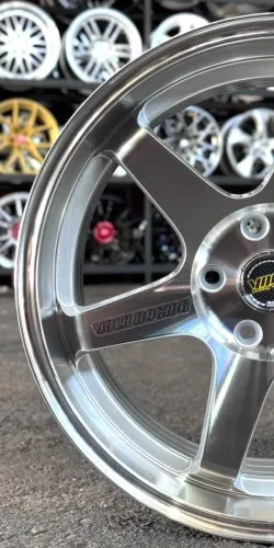Rodas aro 18 Furação 5x114 Alloy Wheels