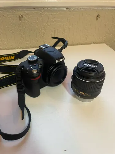 Câmera Nikon D3200 lente 18-55 mm usada