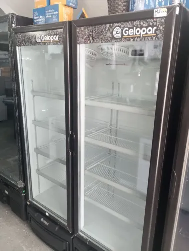 NZ. Expositor refrigerado 950L Gelopar 2 portas de vidro