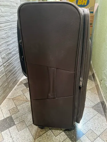 Mala 32kg grande bom pra mudança também