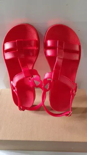 Percata Sandália comfort 39/40 linda e resistente