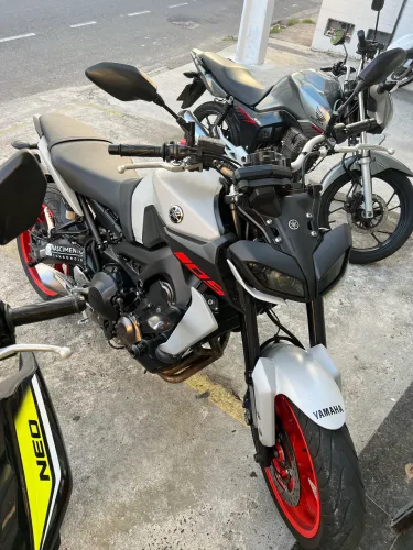 Mt09 2021 com 15 mil km