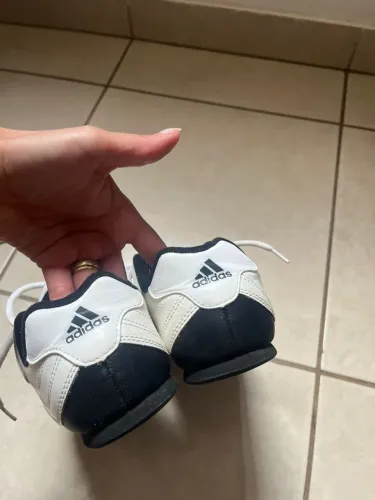 Tênis Adidas Kundo 2
