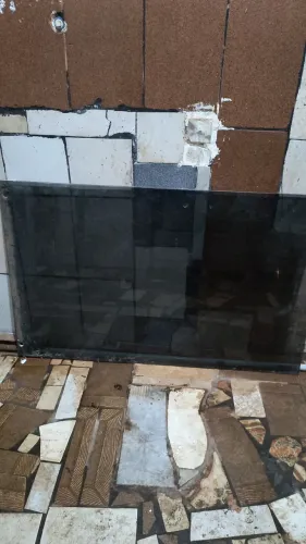 Painel de Vidro Preto Usado