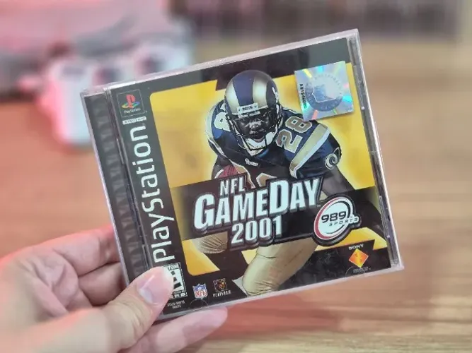 NFL GAMEDAY 2001 - PLAYSTATION 1