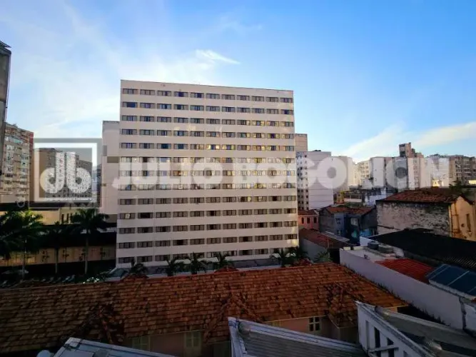 Apartamento : / Residencial / Centro