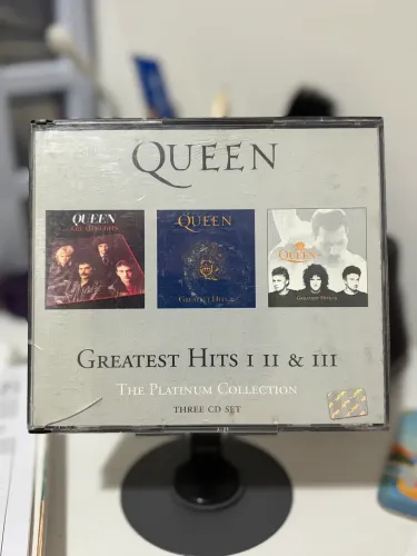 CD Queen Box (disco triplo) Greatest Hits I, II e III - The Platinum Collection