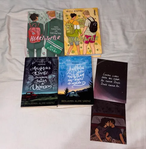 Livros Heartstopper e Aristóteles e Dante