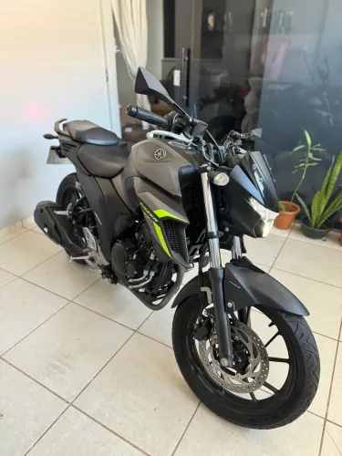 YAMAHA FAZER 250cc