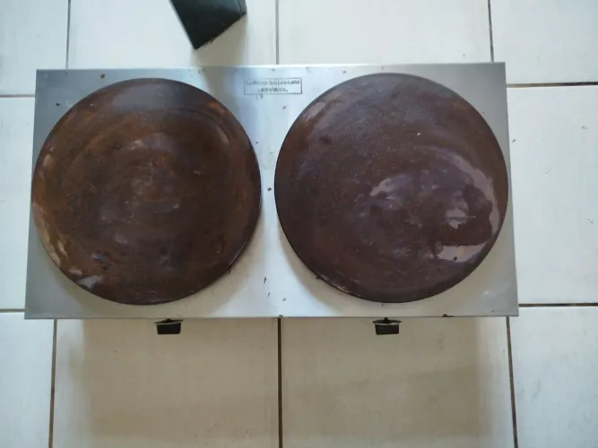 ? Máquina de Crepe Profissional - Marca Ademaq (2 discos)