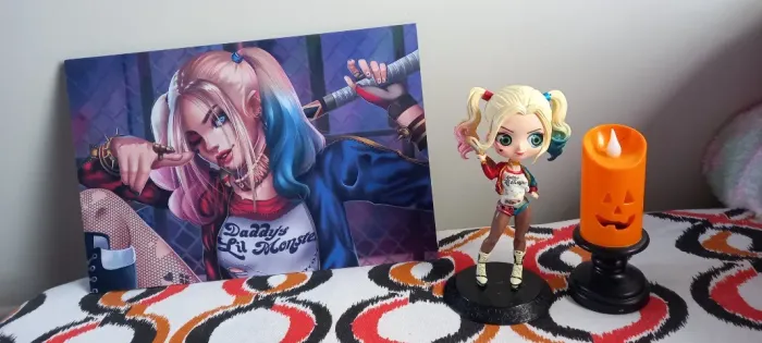 Desapegando boneca e quadro Arlequina 50,00