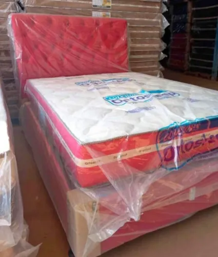 Cama casal com cabeceira