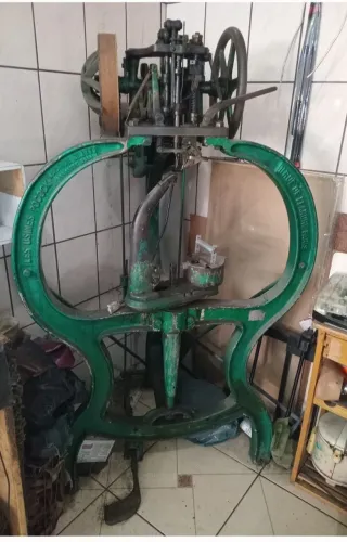 Máquina para costurar sapatos/ Antiguidade 1860-99 Blaqueadeira Primitiva