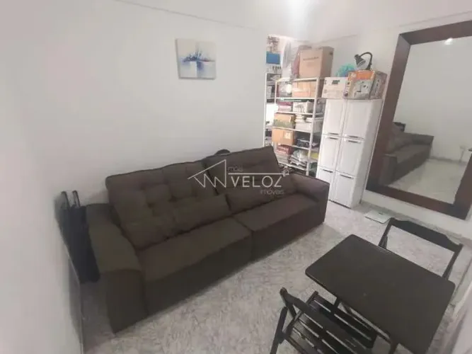 Apartamento - / Residencial / Glória