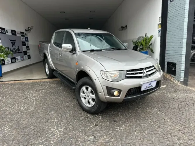 Mitsubishi L200 Triton HPE 3.2 CD TB Int.diesel MEC 2013