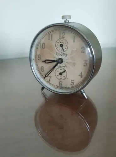 RELÓGIO DESPERTADOR SCHATTAN ORIGINAL !