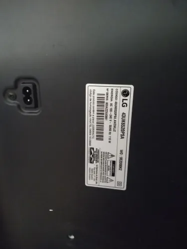 TV LG 43uk6520 com tela quebrada
