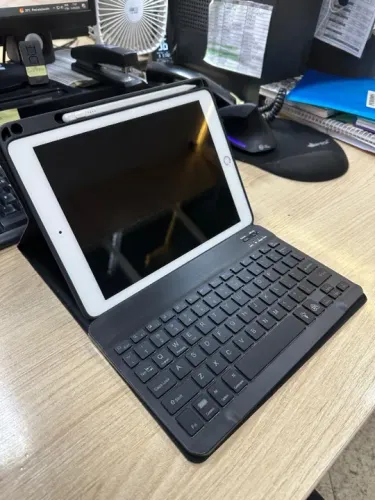 iPad 6° Com Capinha, teclado e caneta  