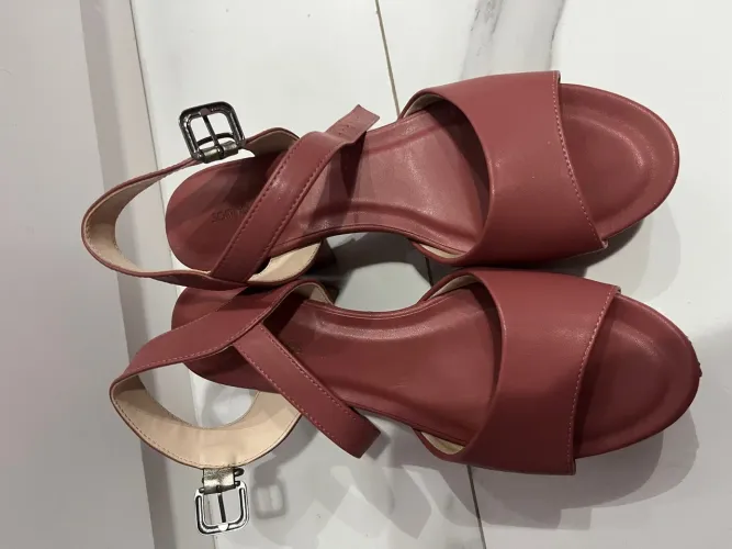 Sandálias Rosa Femininas - Elegância e Conforto