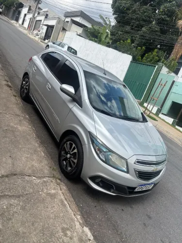 Chevrolet Onix Hatch LTZ 1.4 flex manual 2013