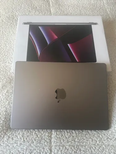 Macbook M2 PRO-14