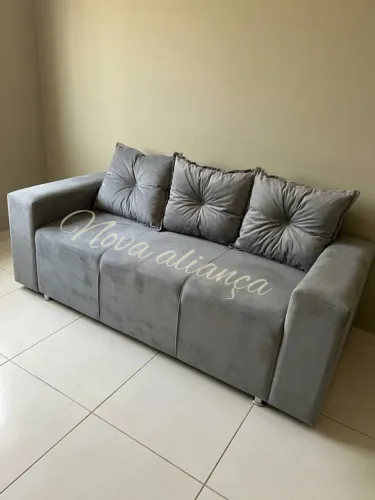 Sofá 3 lugares com almofadas direto da fábrica + entrega grátis+puff