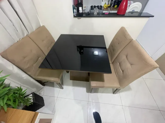 Mesa 4 cadeiras