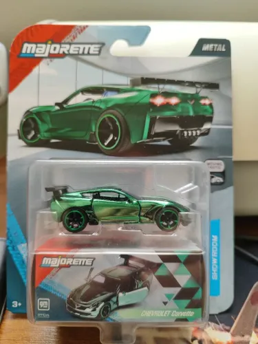 Marjorette Chevrolet Corvette
