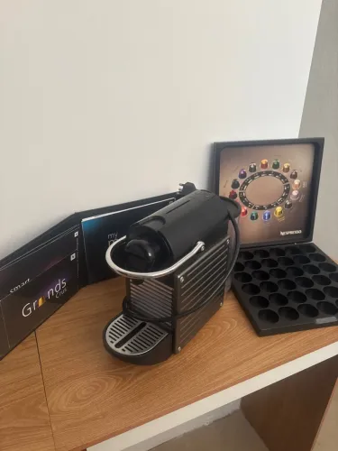 Cafeteira Nespresso Pixie