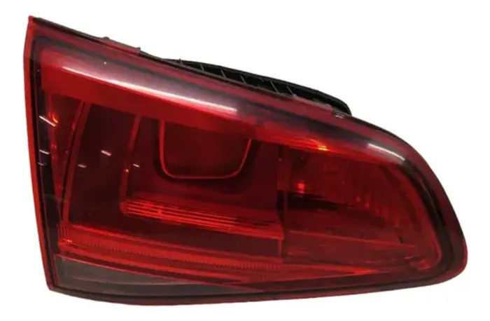 Lanterna Traseira Esq Tampa Vw Golf Tsi 2015 5gm945093 B9111 Esquerdo Vermelho