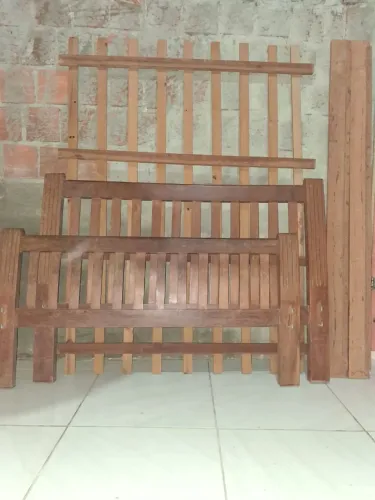 Cama de casal 100% de Madeira