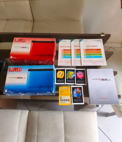 Caixa com manuais +cards Nintendo 3DS XL