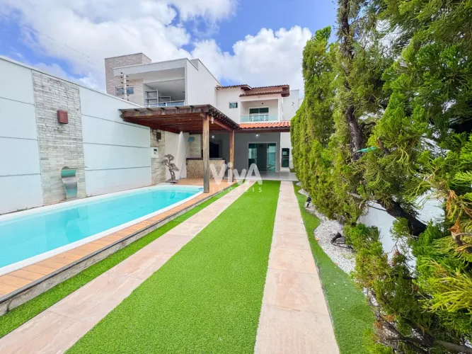 Casa em condomínio com 4 suítes na Maraponga