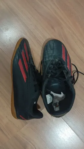 Vendo chuteira futsal adidas