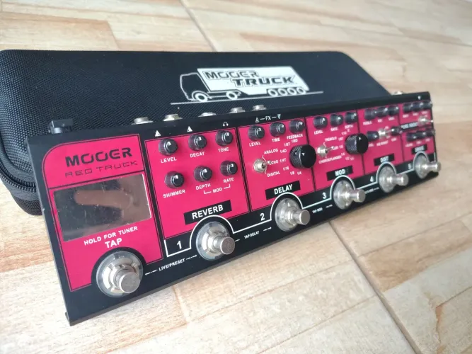 Pedaleira analógica Mooer RedTruck com case original!