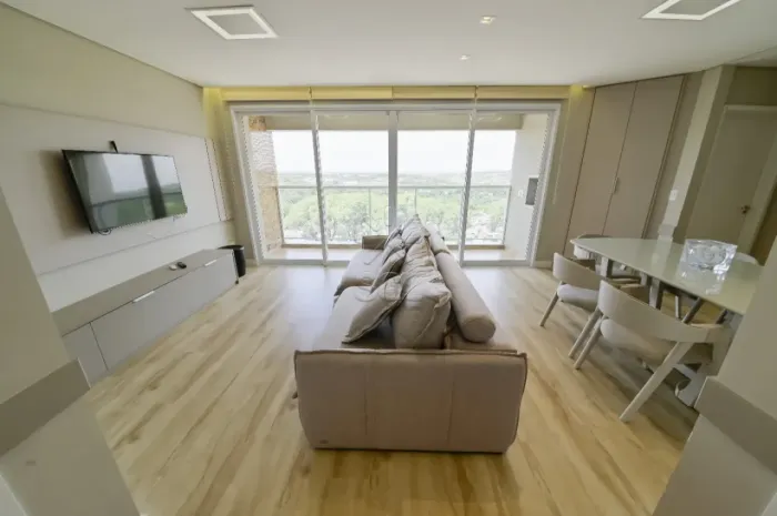 Apartamento mobiliado à venda no Edifício Omoiru - Centro de Foz do Iguaçu!