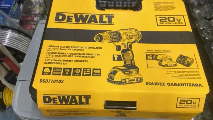Parafusadeira/Furadeira de Impacto DEWALT 20V Brushless